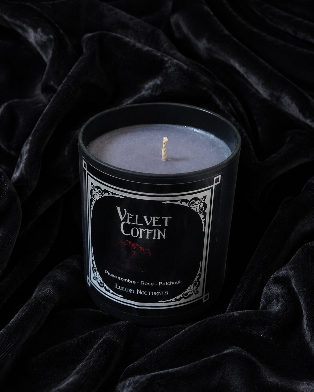 Velvet Coffin ~ Bougie (Prune sombre, Rose, Patchouli)