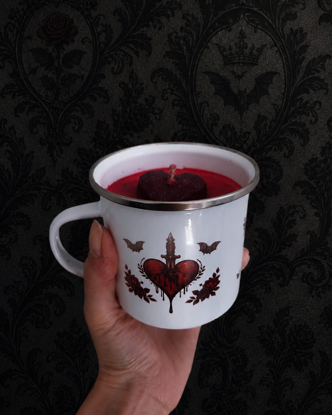Bougie mug Bloody Love (framboise, rose, cuir)