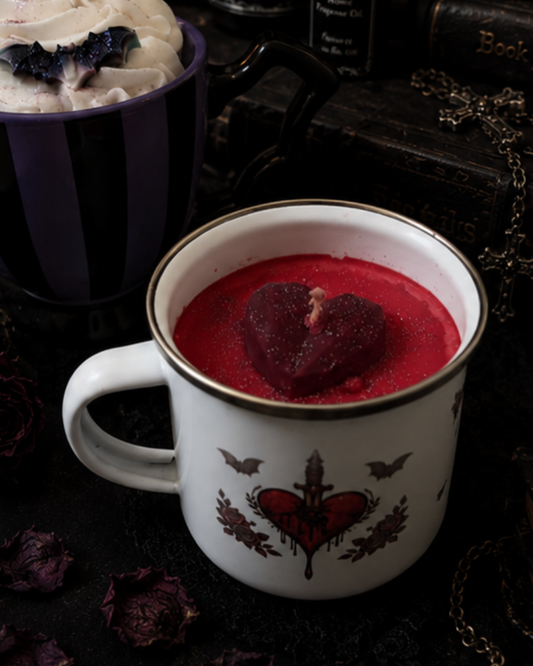Bougie mug Bloody Love (framboise, rose, cuir)