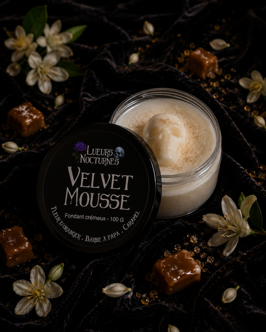 Velvet Mousse ~ Fondant crémeux (fleur d'oranger, barbe à papa, caramel)